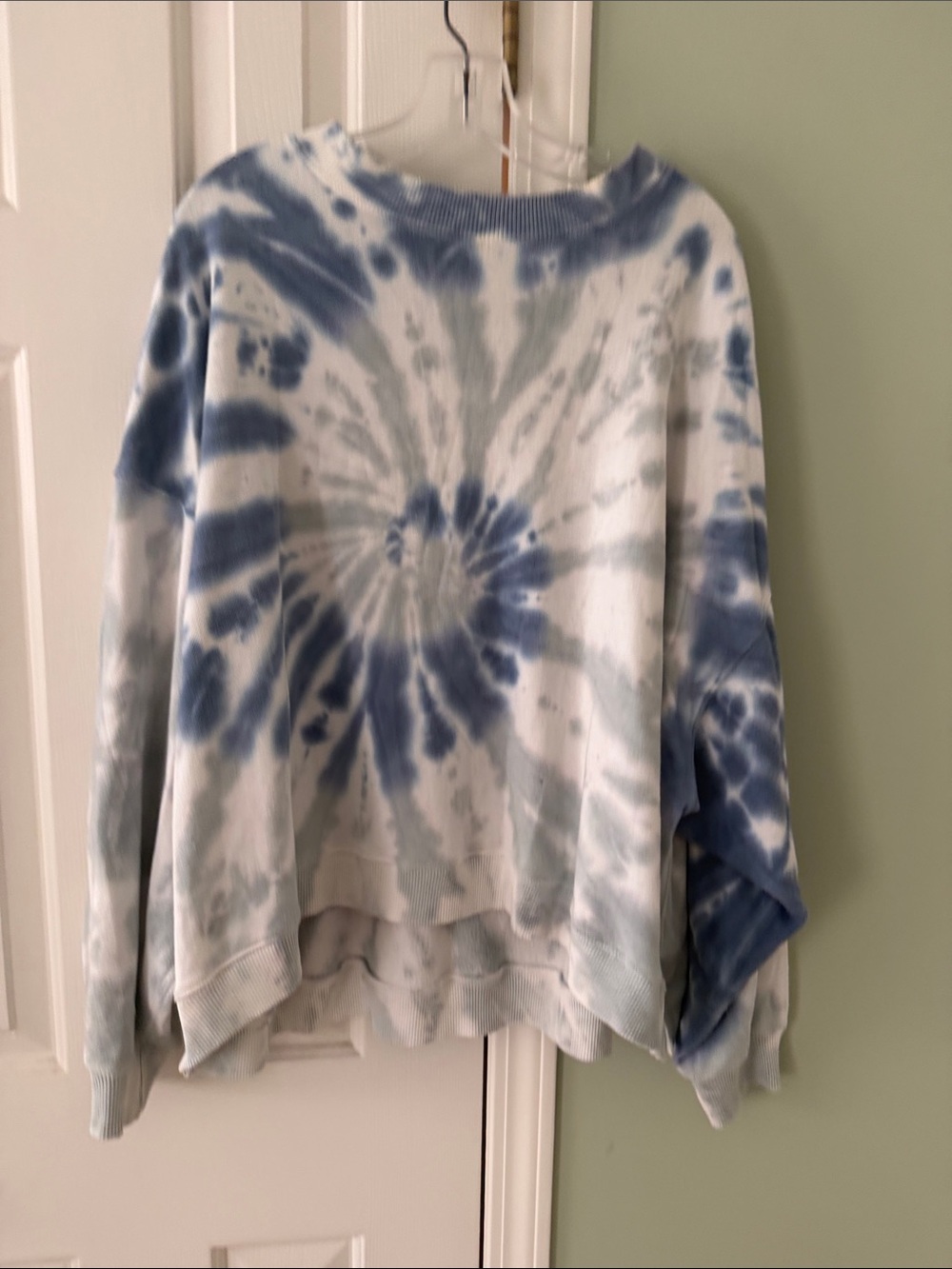 American Eagle Outfitters Blue & White Tie-Dye Pullover